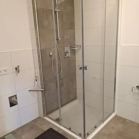 Zentrumsnah, Dennoch Im Gruenen Apartament